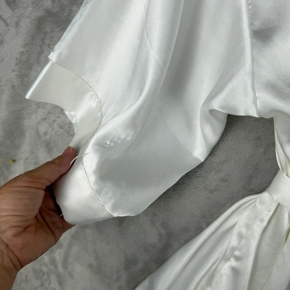 Bridal honeymoon Victorias Secret White Satin Kimono Robe Short Belted lingere
